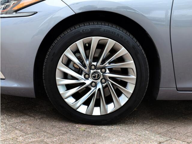 Lexus Es 300h President Line | Mark Levinson | Camerabeeld Buitenspiegels