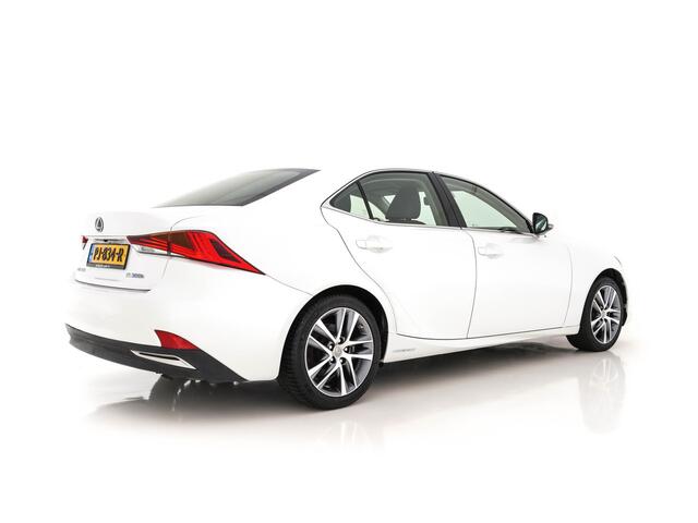 Lexus IS 300h Hybrid Business Line Aut. *NAVI-FULLMAP | FULL-LED | LEDER-MICROFIBRE | CAMERA | SHIFT-PADDLES | ECC | PDC | CRUISE | SPORT-SEATS | 17''ALU*