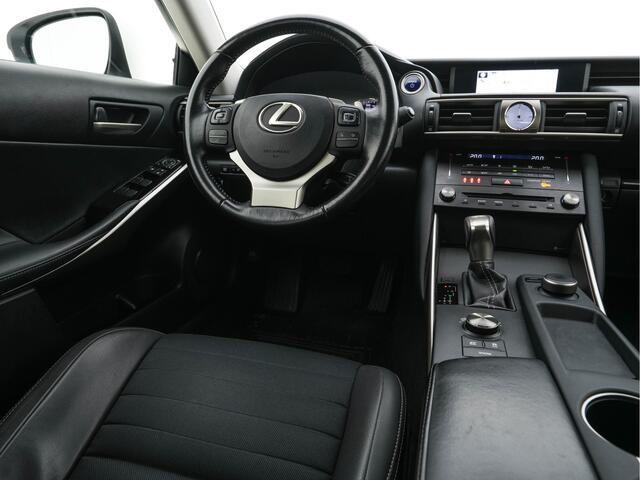 Lexus IS 300h Hybrid Business Line Aut. *NAVI-FULLMAP | FULL-LED | LEDER-MICROFIBRE | CAMERA | SHIFT-PADDLES | ECC | PDC | CRUISE | SPORT-SEATS | 17''ALU*