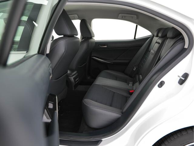 Lexus IS 300h Hybrid Business Line Aut. *NAVI-FULLMAP | FULL-LED | LEDER-MICROFIBRE | CAMERA | SHIFT-PADDLES | ECC | PDC | CRUISE | SPORT-SEATS | 17''ALU*