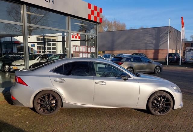 Lexus IS 300h Sport Edition