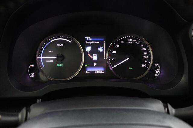 Lexus IS 300h Hybrid Business Line | Stoelverwarming | Regensensor | Achteruitrijcamera