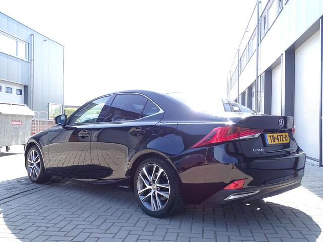 Lexus IS 300h Hybrid Business Line Automaat, Navigatie, Multimedia, Airco/ECC, CruiseControl, Multifunctioneel stuur, Parkeersensoren, LM-Velgen