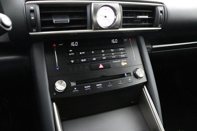 Lexus IS 300h Hybrid Business Line | Dealeronderhouden | Parkeersensoren | Regensensor |