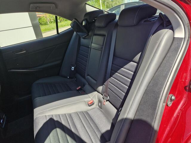Lexus IS 300h Hybrid Business Line | Cruise Control |Navigatie |Keyless |DAB+