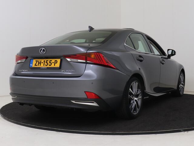 Lexus IS 300h Hybrid Edition 30 | Premium Navigatie | Safety System | Parkeersensoren | Schuifkanteldak |