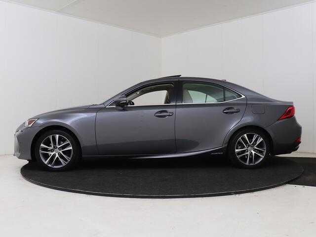 Lexus IS 300h Hybrid Edition 30 | Premium Navigatie | Safety System | Parkeersensoren | Schuifkanteldak |