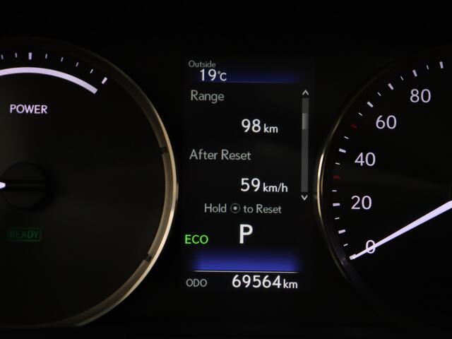 Lexus IS 300h Hybrid Edition 30 | Premium Navigatie | Safety System | Parkeersensoren | Schuifkanteldak |