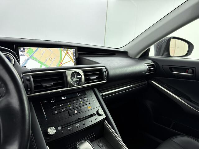 Lexus IS 300h Hybrid Luxury Line | Stoelverwarming | Elektr. Stoelverstelling