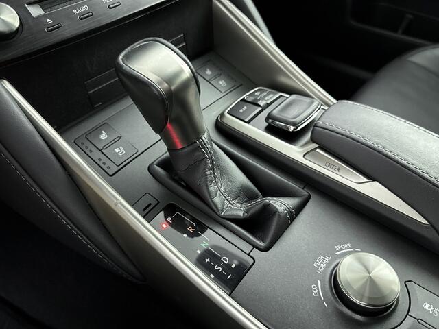 Lexus IS 300h Hybrid Luxury Line | Stoelverwarming | Elektr. Stoelverstelling