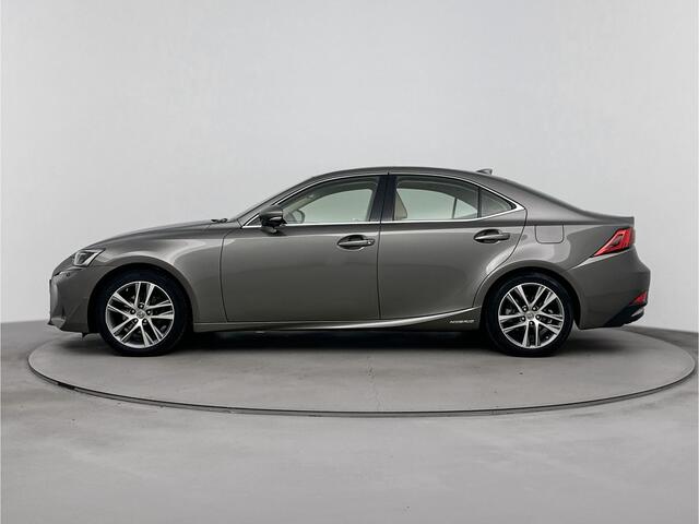 Lexus IS 300h Hybrid Business Line Pro | Adaptive Cruise Control | Stoelverwarming | Navigatie |