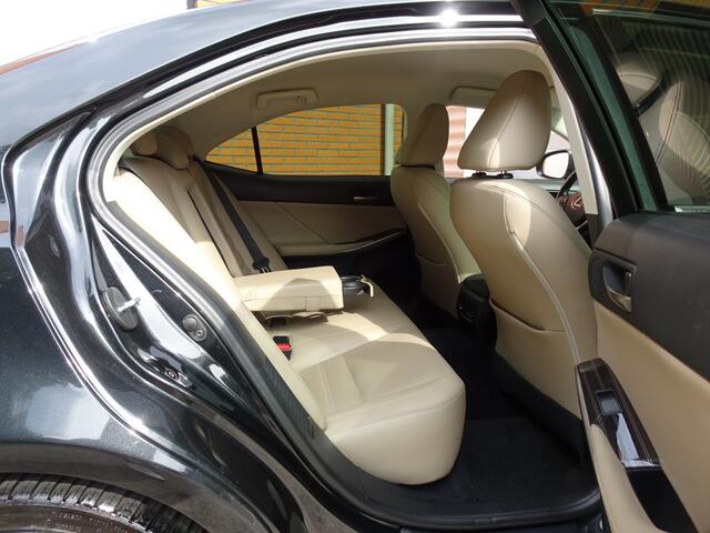 Lexus IS 300h Luxury Facelift *Quad LED/Mark L/ACC/Stoelkoeling/Stuurverw