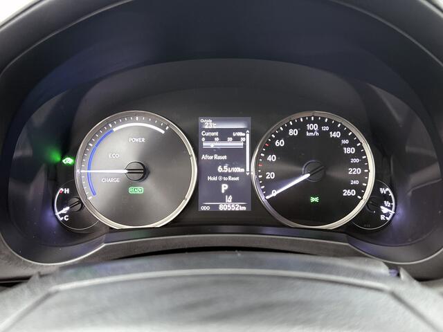 Lexus IS 300h Hybrid Business Line Pro | Parkeersensoren | Half lederen bekleding | Navigatie |