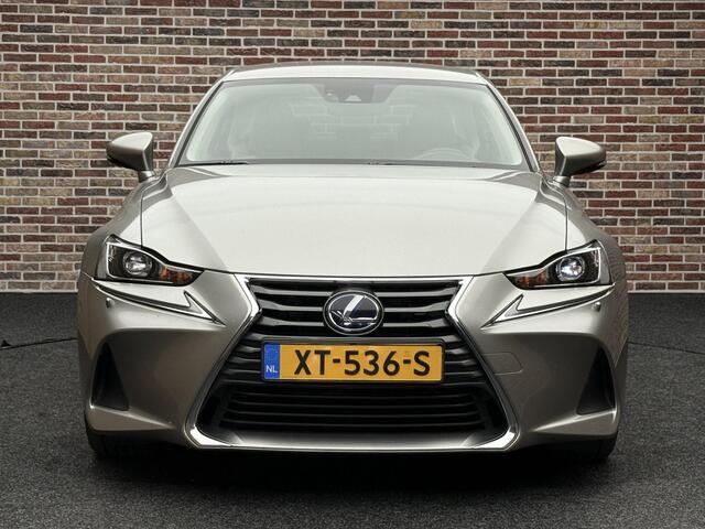 Lexus IS 300h Hybrid Business Line Safety-pack Luxery-pack
