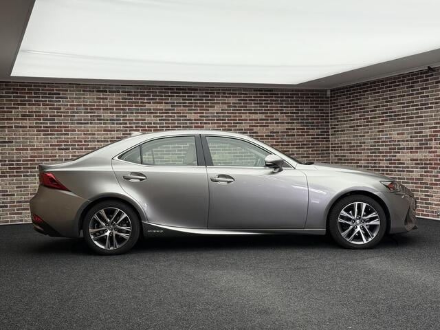 Lexus IS 300h Hybrid Business Line Safety-pack Luxery-pack