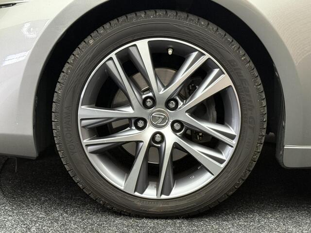 Lexus IS 300h Hybrid Business Line Safety-pack Luxery-pack