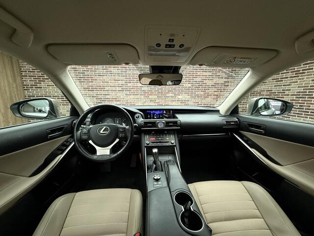 Lexus IS 300h Hybrid Business Line Safety-pack Luxery-pack