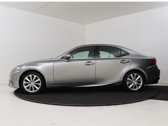 Lexus IS 300h 25th Edition | Stoelverwarming | Parkeersensoren | Navigatie |