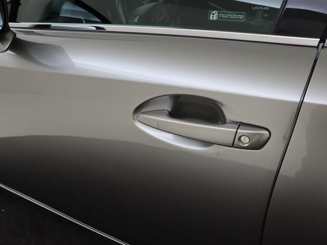 Lexus IS 300h 25th Edition | Stoelverwarming | Parkeersensoren | Navigatie |