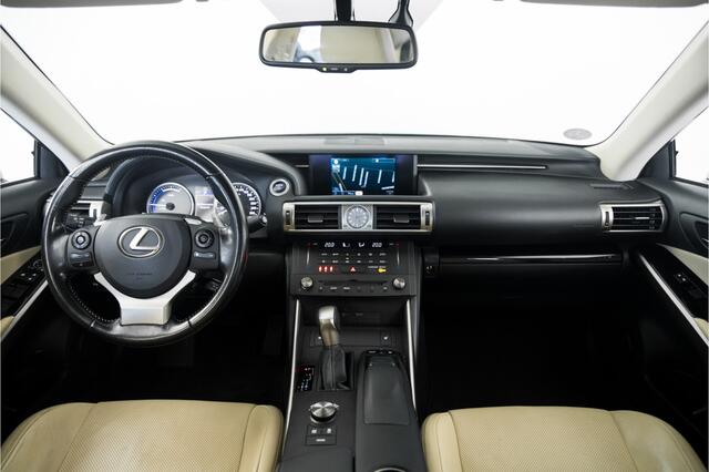Lexus IS 300h Business Line Pro