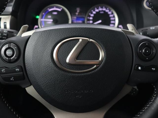 Lexus IS 300h Sport Edition | Full LED | Stoelverwarming | Half leder | Camera | Navigatie | Elektrische stoelen | Climate control