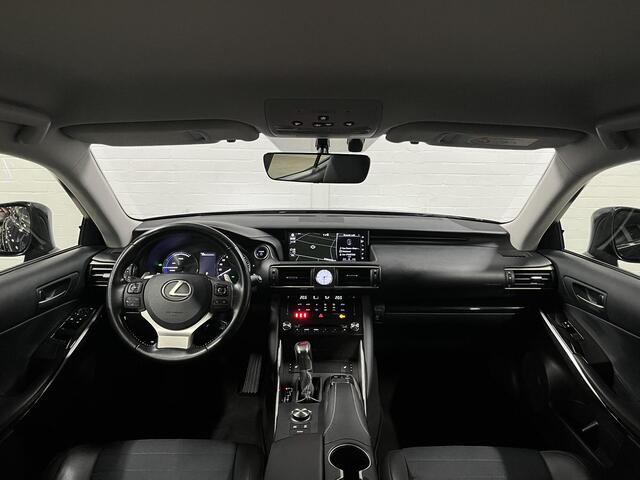 Lexus IS 300h Hybrid Business Line Cruise control | Stoelverwarming | Climate control | Leder/Stof | DAB | Navigatie