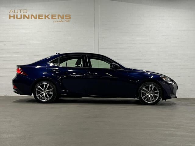 Lexus IS 300h Hybrid Business Line Cruise control | Stoelverwarming | Climate control | Leder/Stof | DAB | Navigatie