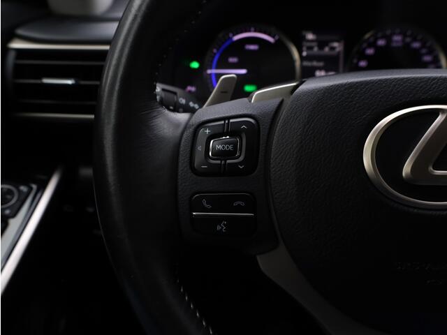 Lexus IS 300h Hybrid Business Line | Safety Pack | Leder | Stoelverwarmin