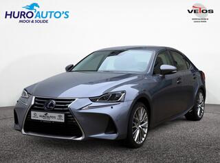 lexus-is-300h-hybrid-luxury-line--