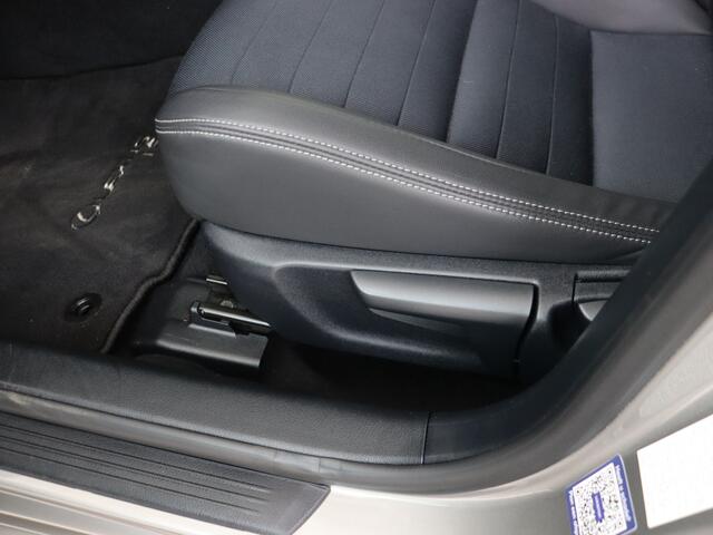 Lexus IS 300h Hybrid Business Line | Cruise control | Panorama Dak | Parkeercamera |