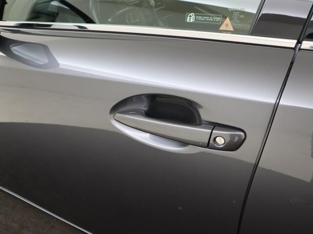 Lexus IS 300h Hybrid Edition 30 | Premium Navigatie | Safety System | Parkeersensoren | Schuifkanteldak | Lexus-paasweekend