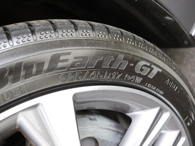 Lexus IS 300h Hybrid Edition 30 | Premium Navigatie | Safety System | Parkeersensoren | Schuifkanteldak | Lexus-paasweekend