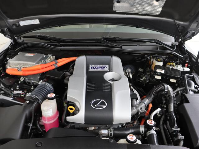 Lexus IS 300h Hybrid Edition 30 | Premium Navigatie | Safety System | Parkeersensoren | Schuifkanteldak | Lexus-paasweekend