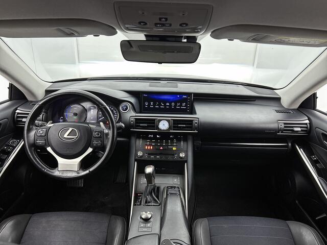 Lexus IS 300h Business Line Pro | BTW Voertuig | Stoelverwarming |