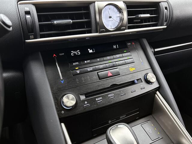 Lexus IS 300h Business Line Pro | BTW Voertuig | Stoelverwarming |