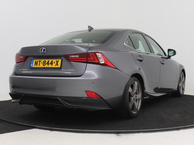 Lexus IS 300h Hybrid Business Line | Leder interieur | Stoelverwarming| Premium Navigatie |