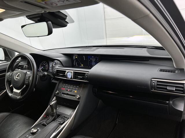 Lexus IS 300h First Edition | Elektrisch Verstelbare Stoelen | Cruise Control Adaptief | Parkeersensoren |