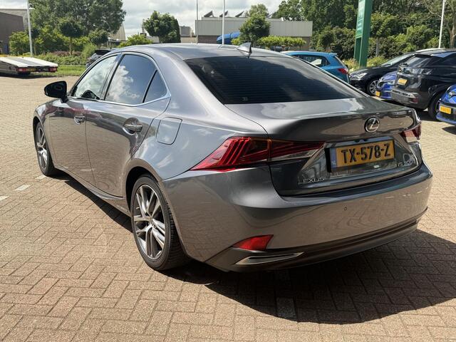 Lexus IS 300h Hybrid Business Line AUTOMAAT| CAMERA| AIRCO/ECC| CRUISECONTROL| PARKEERSENSOREN| LM-VELGEN