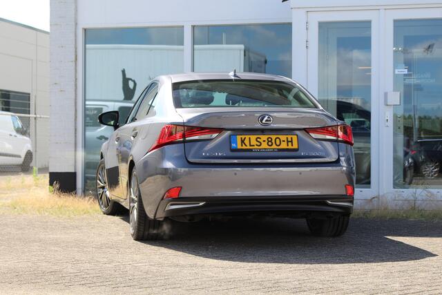 Lexus IS 300h Hybrid Luxury Line Premium I Open dak I Mark Levinson I Premium navi