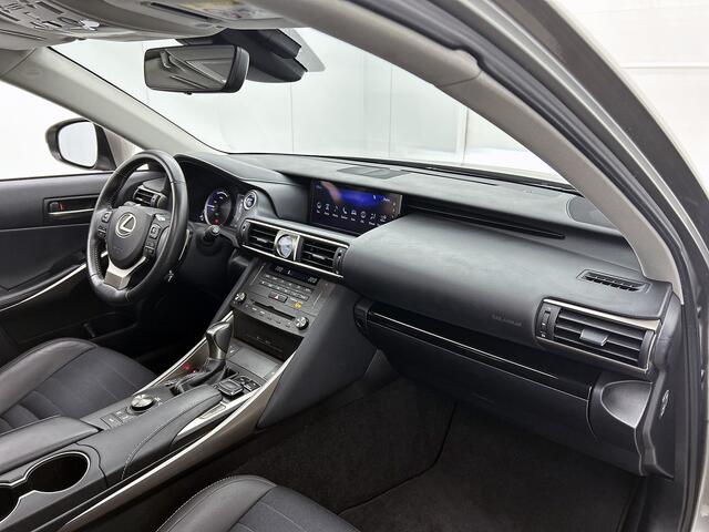Lexus IS 300h Hybrid Business Line Pro | Schuifdak | Stoelverwarming | Parkeersensoren |