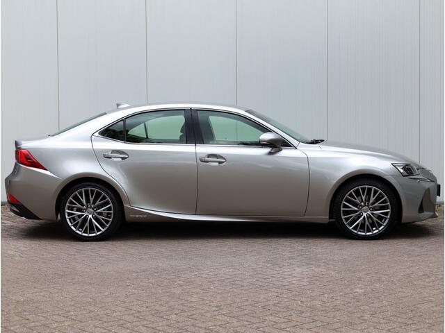Lexus IS 300h Hybrid Luxury Line | Mark Levinson | Stoelventilatie | Matrix LED