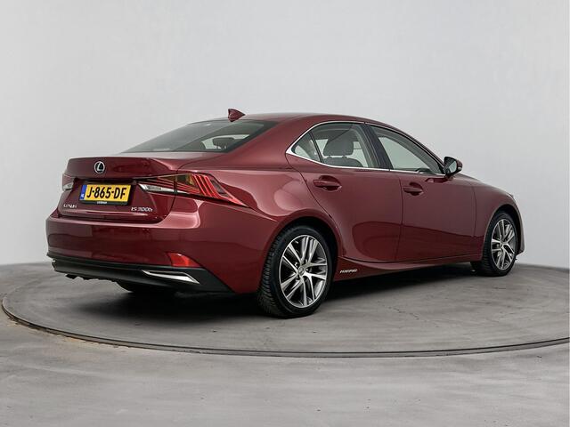 Lexus IS 300h Hybrid Business Line | Stoelverwarming | Adaptive Cruise |