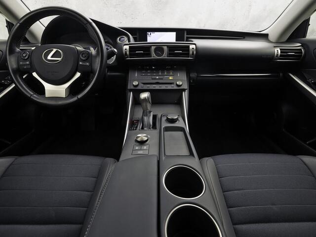 Lexus IS 300h Hybrid Business Sport Automaat 223Pk (NAVIGATIE, CAMERA, CLIMATE, SPORTSTOELEN, LM VELGEN, NIEUWE APK, NIEUWSTAAT)