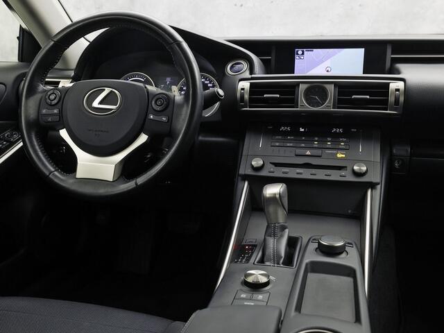 Lexus IS 300h Hybrid Business Sport Automaat 223Pk (NAVIGATIE, CAMERA, CLIMATE, SPORTSTOELEN, LM VELGEN, NIEUWE APK, NIEUWSTAAT)