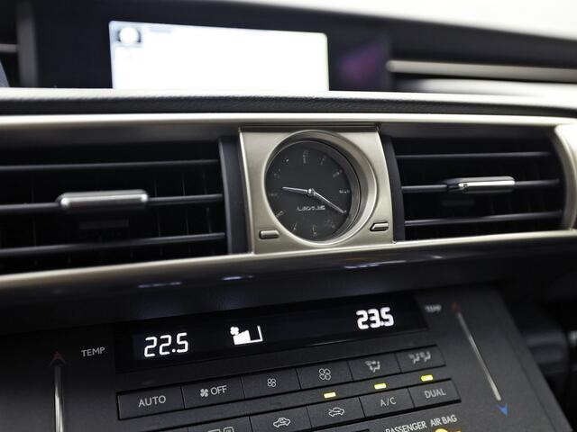 Lexus IS 300h Hybrid Business Sport Automaat 223Pk (NAVIGATIE, CAMERA, CLIMATE, SPORTSTOELEN, LM VELGEN, NIEUWE APK, NIEUWSTAAT)