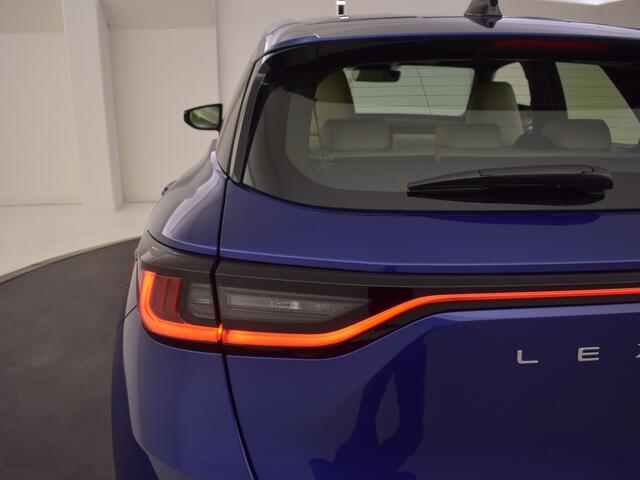 Lexus LBX Elegant | Leder interieur | Electr. Achterklep | Parkeersensoren