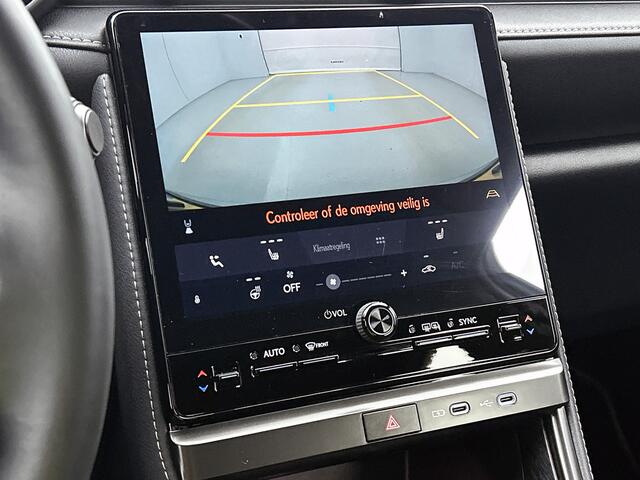 Lexus LBX Elegant 2WD Limited | Tech Pack |