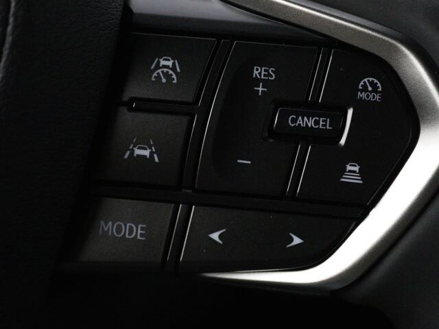 Lexus LBX Emotion 2WD | Premium Pak | Trekhaak afneembaar | Bi-Tone |