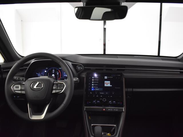 Lexus LBX Hybrid Emotion Bi Tone | Tech Pack | BLS