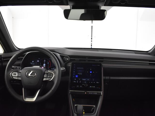 Lexus LBX Hybrid Emotion Bi Tone | Tech Pack | BLS